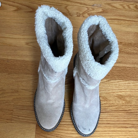 Leather/Faux Fur Pull On Boots Thick Inside Padding Sz 9M NWOT - Picture 2 of 10